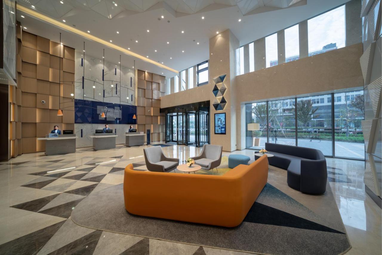 Holiday Inn Express Shanghai Huijin By Ihg Экстерьер фото